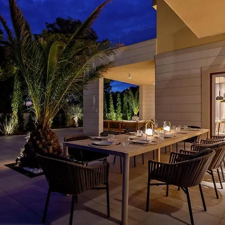 Crystalsea 1 & 2 Infinity Heatedpool Seaview Villa