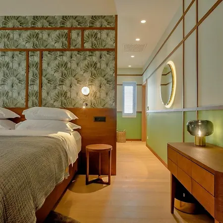 Crystalsea 1 & 2 Infinity Heatedpool Seaview Hvar Town