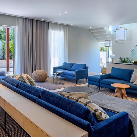 Crystalsea 1 & 2 Infinity Heatedpool Seaview *