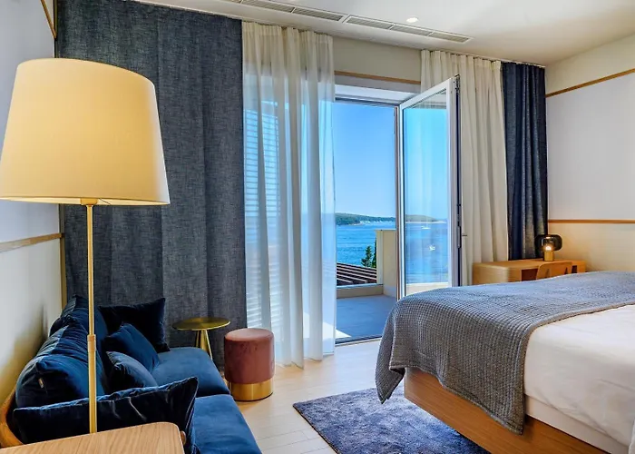 Crystalsea 1 & 2 Infinity Heatedpool Seaview Χβαρ