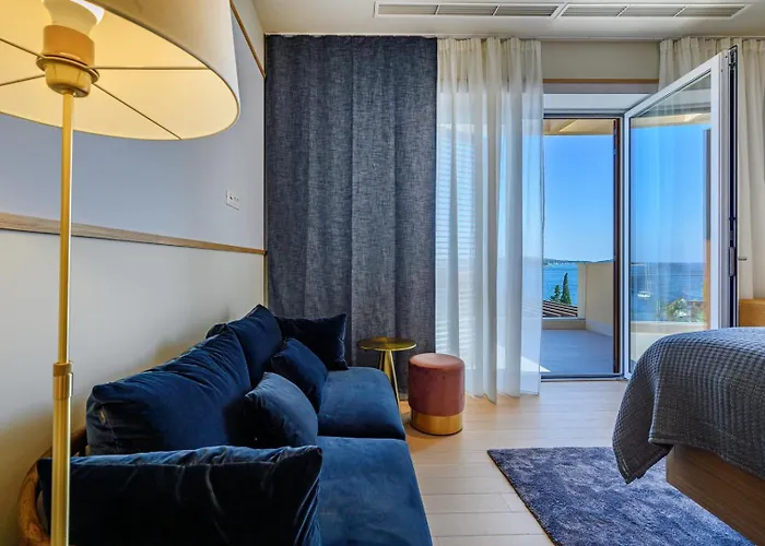 Crystalsea 1 & 2 Infinity Heatedpool Seaview Χβαρ