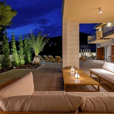 Crystalsea 1 & 2 Infinity Heatedpool Seaview * Hvar Town
