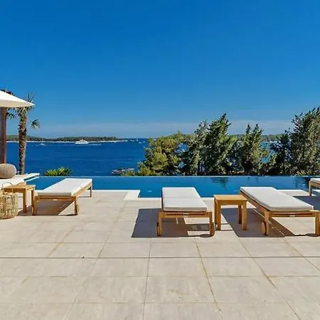 Crystalsea 1 & 2 Infinity Heatedpool Seaview Villa *