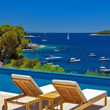 Crystalsea 1 & 2 Infinity Heatedpool Seaview *