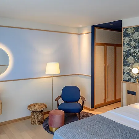 Crystalsea 1 & 2 Infinity Heatedpool Seaview Χβαρ