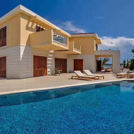 Crystalsea 1 & 2 Infinity Heatedpool Seaview Villa Hvar Town