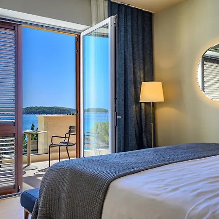 Villa Crystalsea 1 & 2 Infinity Heatedpool Seaview Hvar Town