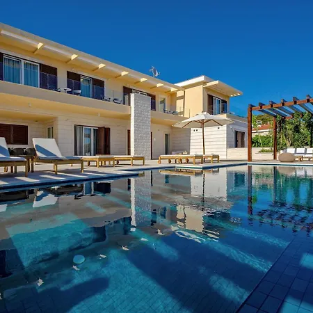 Villa Crystalsea 1 & 2 Infinity Heatedpool Seaview *