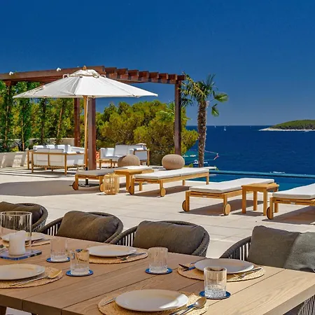 Villa Crystalsea 1 & 2 Infinity Heatedpool Seaview *