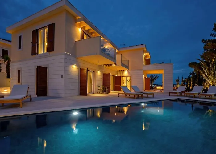 Crystalsea 1 & 2 Infinity Heatedpool Seaview Villa *