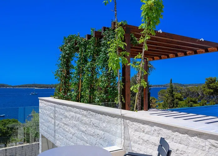 Crystalsea 1 & 2 Infinity Heatedpool Seaview * Hvar Town