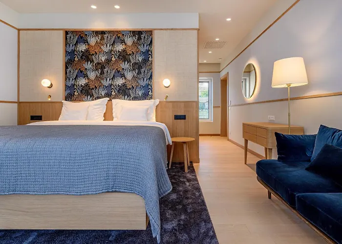 Crystalsea 1 & 2 Infinity Heatedpool Seaview Villa