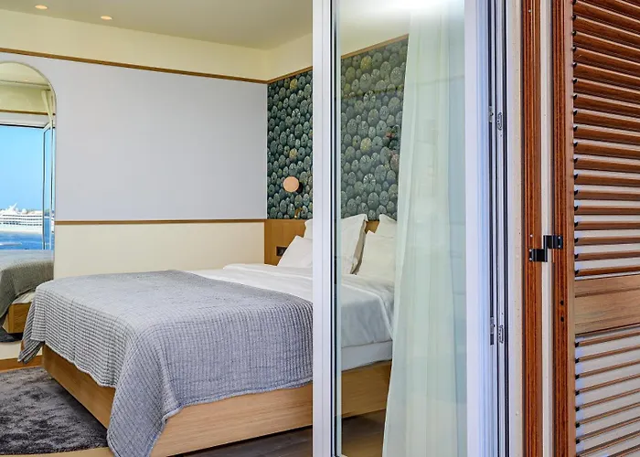 Villa Crystalsea 1 & 2 Infinity Heatedpool Seaview Hvar Town