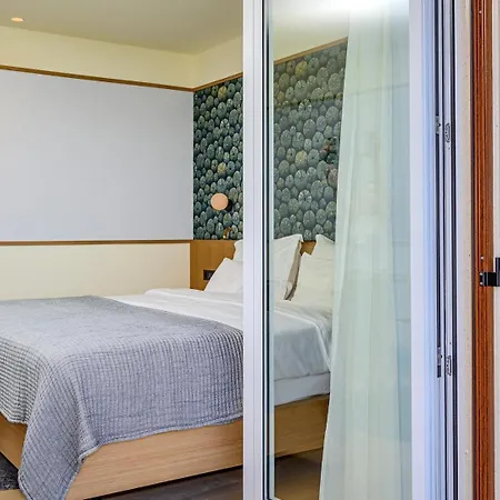 Vila Crystalsea 1 & 2 Infinity Heatedpool Seaview Hvar Town